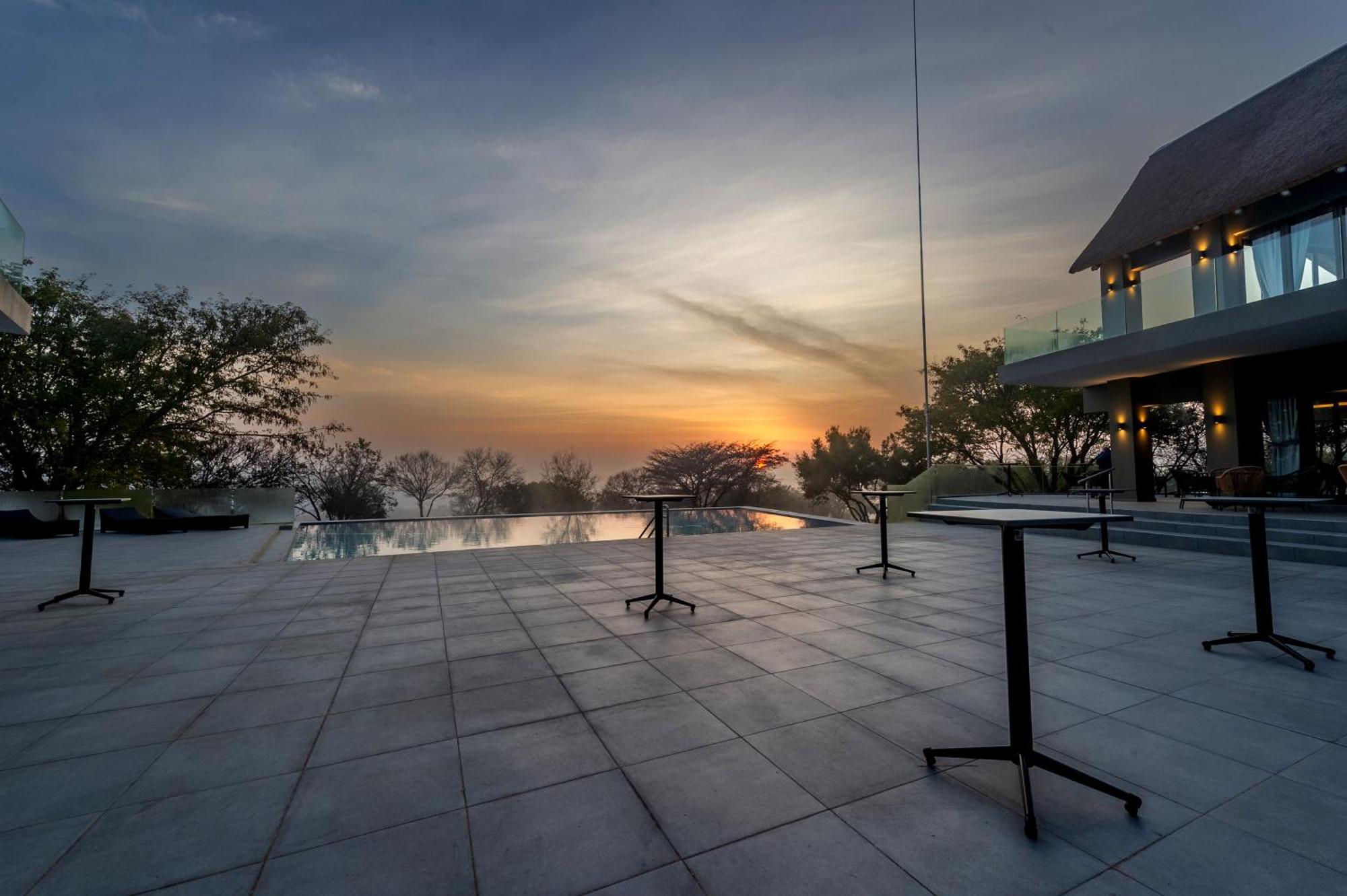 La Joya Lodge Conference Centre And Spa Pelindaba Ngoại thất bức ảnh